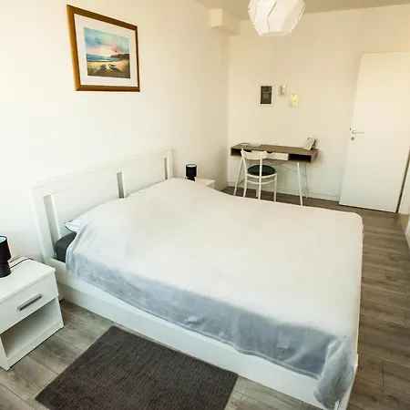Apartment Little Violet - Balcony & Free Parking *