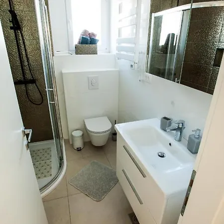 Apartment Little Violet - Balcony & Free Parking Zadar