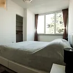 Apartmán Little Violet - Balcony & Free Parking *