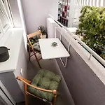 Apartmán Little Violet - Balcony & Free Parking